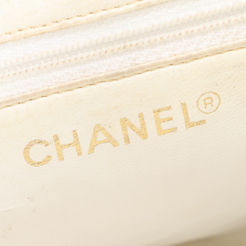 極美品 キャビアスキン レザー ショルダーバッグ 斜め掛け ハンド トート レディース RRE CQ36-9 中古 極美品 キャビアスキン レザー ショルダーバッグ 斜め掛け ハンド トート レディース RRE CQ36-9 中古