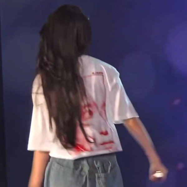 IU 大阪 コンサートライブ Tシャツ Lサイズ IU HER コンサート 公式グッズ 大阪 Tシャツ Mサイズ - メルカリ