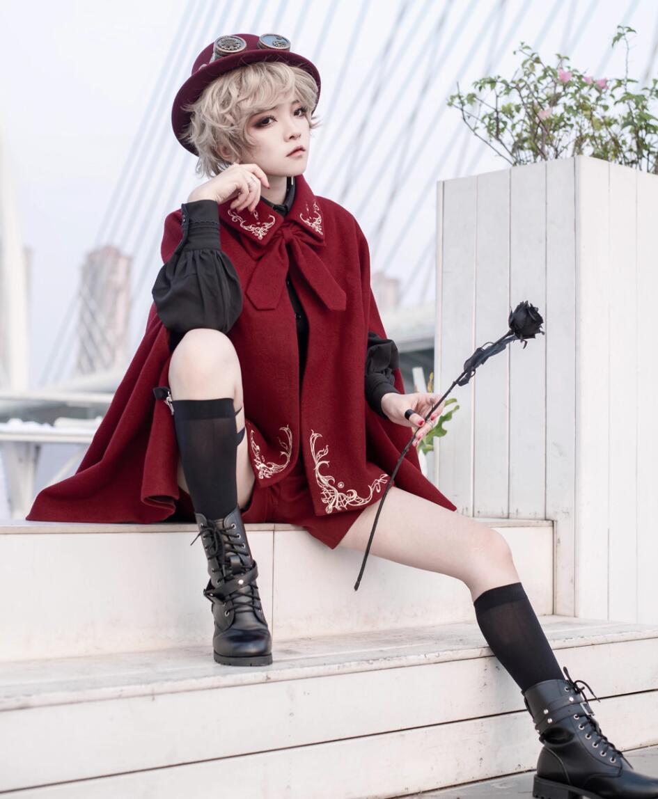 レトロ中世風 ロリータ 小王子風 重厚刺繍 ウールマント ケープ ポンチョ 宮廷風アウター コスプレ衣装 撮影用小道具 レトロ中世風 ロリータ 小王子風 重厚刺繍 ウールマント ケープ ポンチョ 宮廷風アウター コスプレ衣装 撮影用小道具