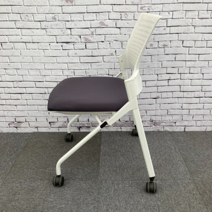 ITOKI イトーキ ネスティングチェア KLD21GB-W9W9W2 2016年製 ミーティングチェア ミーティング 会議用いす 会場 オフィス チェア イス 椅子