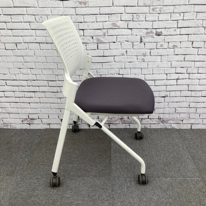 ITOKI イトーキ ネスティングチェア KLD21GB-W9W9W2 2016年製 ミーティングチェア ミーティング 会議用いす 会場 オフィス チェア イス 椅子