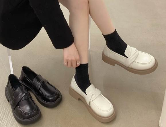 レディース ローファー 革靴 厚底 3.5cm ラウンドトゥ 大人可愛い きれいめ シンプル カジュアル 上品 おしゃれ エレガント キュート クール シック スタイリッシュ 学生風 無地 レディース ローファー 革靴 厚底 3.5cm ラウンドトゥ 大人可愛い きれいめ シンプル カジュアル 上品 おしゃれ エレガント キュート クール シック スタイリッシュ 学生風 無地