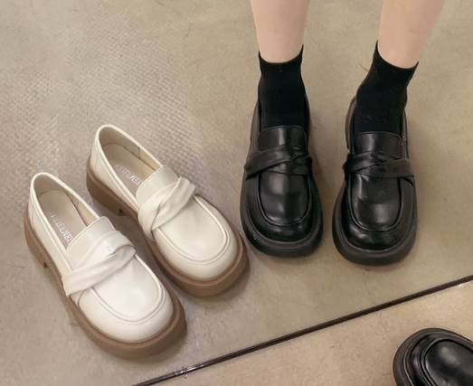 レディース ローファー 革靴 厚底 3.5cm ラウンドトゥ 大人可愛い きれいめ シンプル カジュアル 上品 おしゃれ エレガント キュート クール シック スタイリッシュ 学生風 無地 レディース ローファー 革靴 厚底 3.5cm ラウンドトゥ 大人可愛い きれいめ シンプル カジュアル 上品 おしゃれ エレガント キュート クール シック スタイリッシュ 学生風 無地