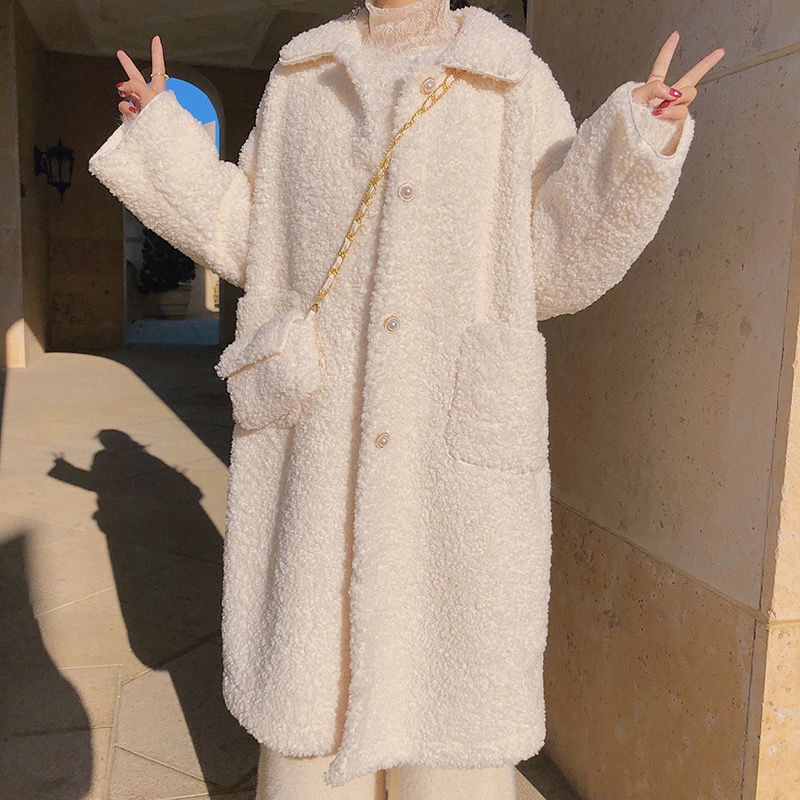 秋冬は子羊の毛を模したコート女性百着新型韓国版ゆったり厚手一体コート女性ミディアム丈 秋冬は子羊の毛を模したコート女性百着新型韓国版ゆったり厚手一体コート女性ミディアム丈