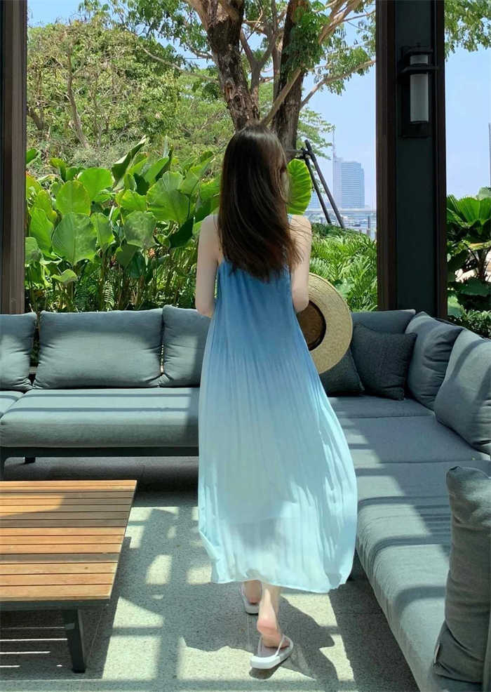 ワンピース 新作 グラデーション キャミワンピース ノースリーブ プルオーバー レディース ロングワンピース ロング ワンピ ハイウエスト Vネック 体型カバー ゆったり リゾート風 かわいい 着痩せ ワンピース 新作 グラデーション キャミワンピース ノースリーブ プルオーバー レディース ロングワンピース ロング ワンピ ハイウエスト Vネック 体型カバー ゆったり リゾート風 かわいい 着痩せ