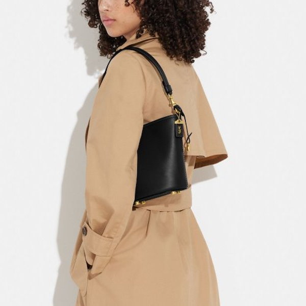Qoo10] Coach COACH (コーチ) ダコタバケットバ