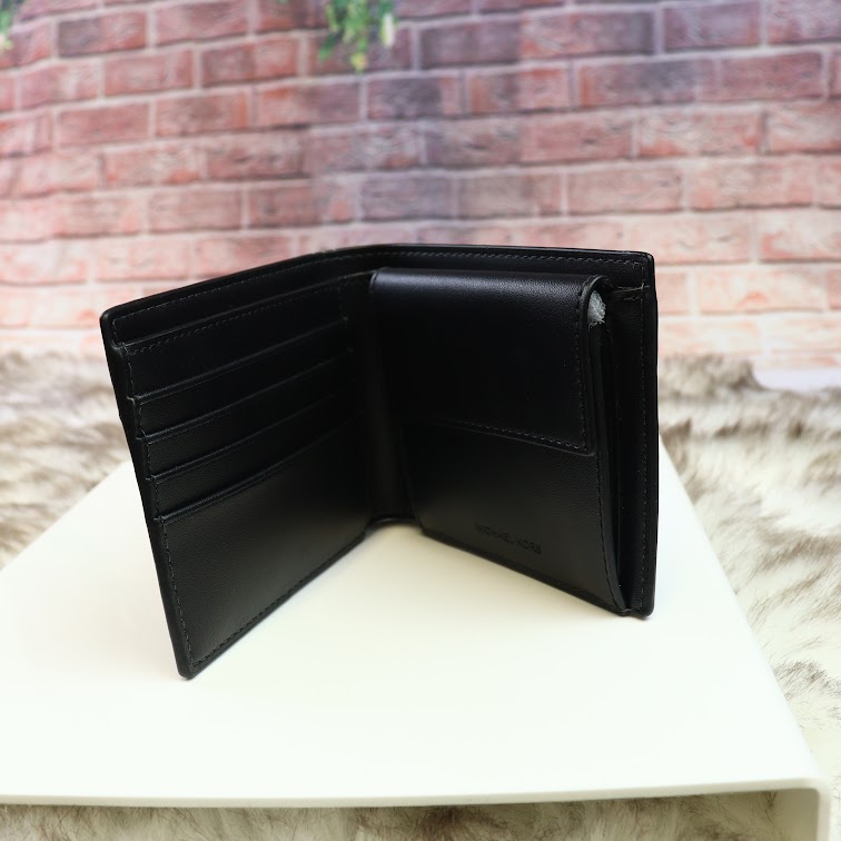 即発 正規品 USA直送 アウトレットメンズ 二つ折り財布 36U9LHRF3L 即発 正規品 USA直送 アウトレットメンズ 二つ折り財布 36U9LHRF3L