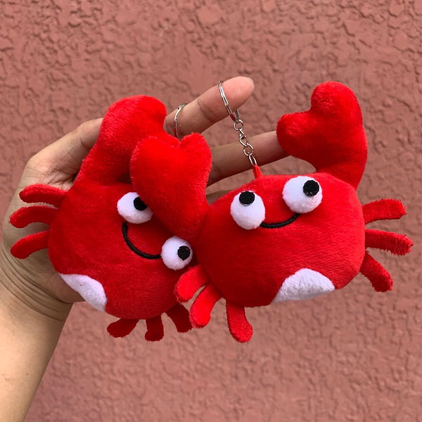 Qoo10] ザリガニ カニ ぬいぐるみ 人形 ペンダ