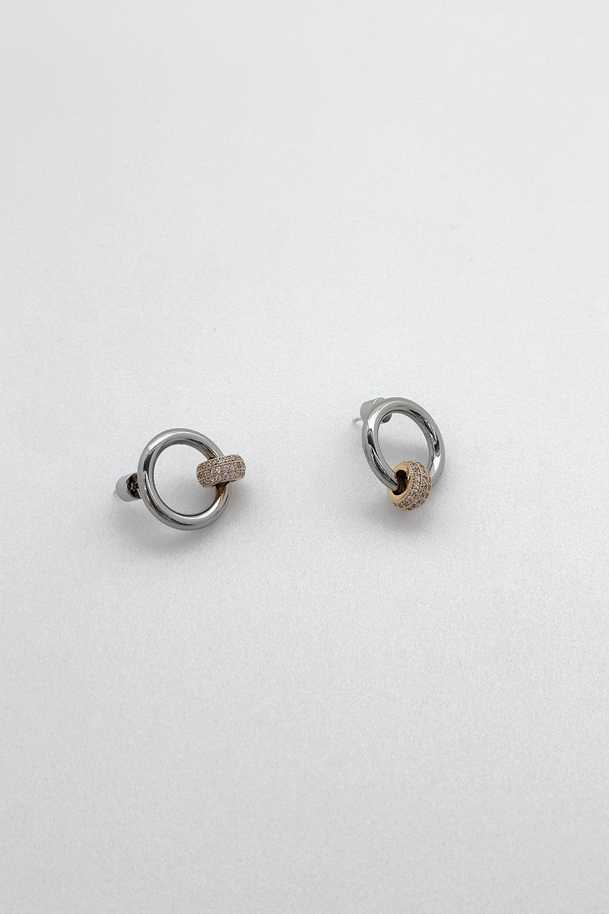 Monday Edition】SHINY RING EARRINGS ピアス