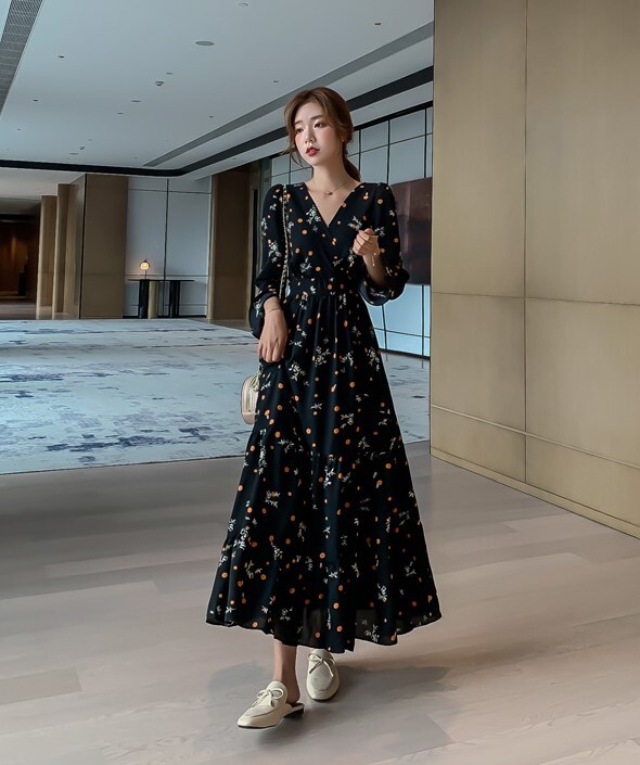 ワンピース ロング ロング丈 袖あり 五分袖 長袖 Vネック フレア シフォン 大人可愛い きれいめ シンプル 大人 上品 おしゃれ 大人女子 クール エレガント 柄 花柄 春 秋 20代 30代