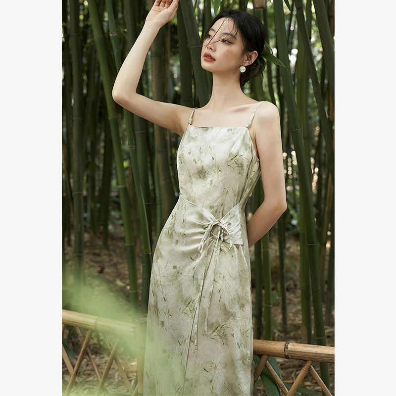 国風サテンホルターホルタープリントドレスウエストヒッチングピースドレス 国風サテンホルターホルタープリントドレスウエストヒッチングピースドレス
