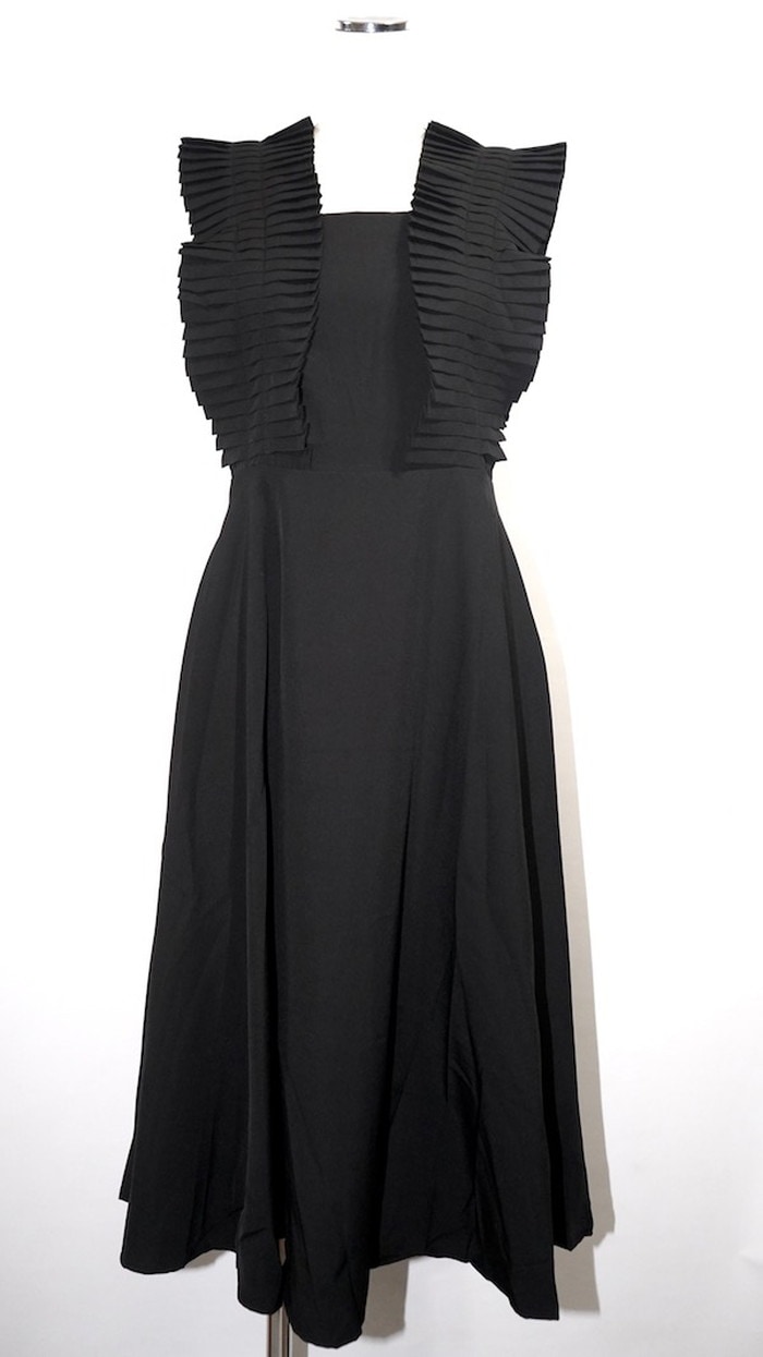 プリーツポイントスリーブレスワンピース（ブラック）