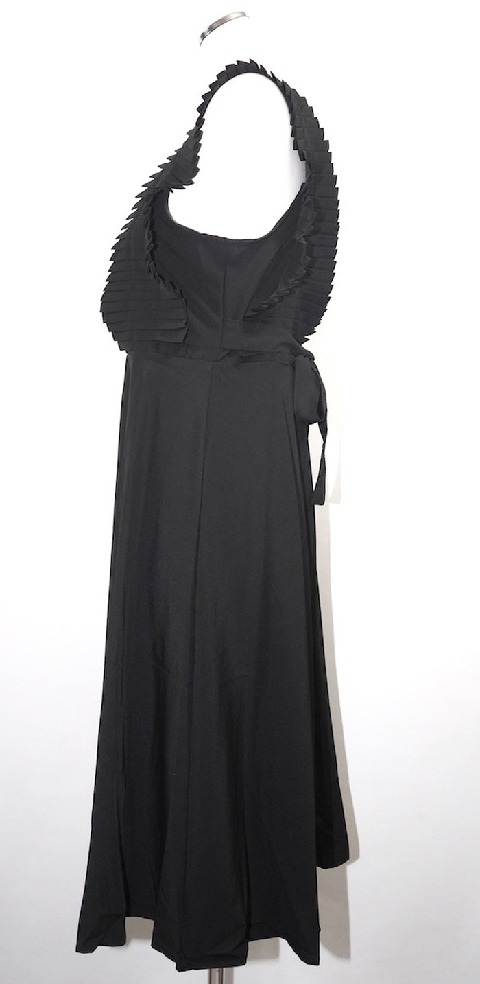 プリーツポイントスリーブレスワンピース（ブラック）