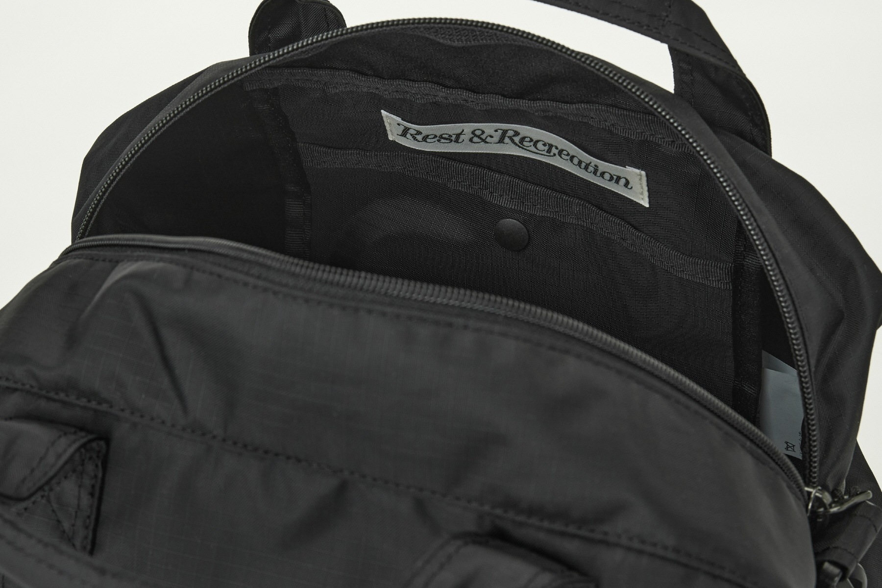 ☆送料・関税込☆Rest&Recreation★MINI SPORT BAG★バッグ★ Rest＆Recreation ショルダーバッグ バッグ Rest＆Recreation