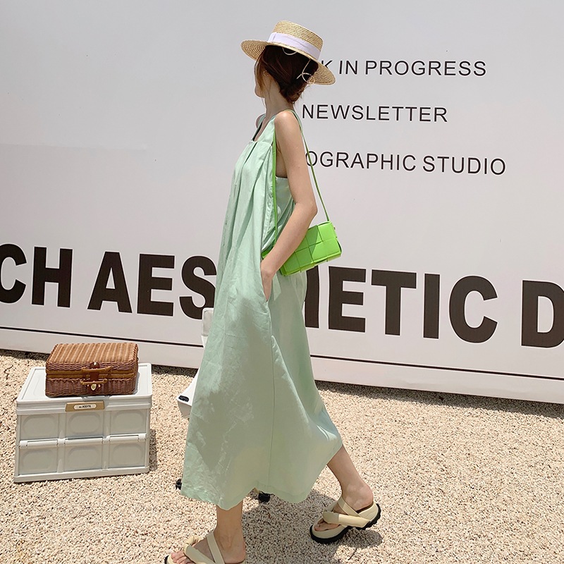 キャミソールワンピース グリーン ワンピース スリム 細身 ストレート スマート かわいい きれいめ