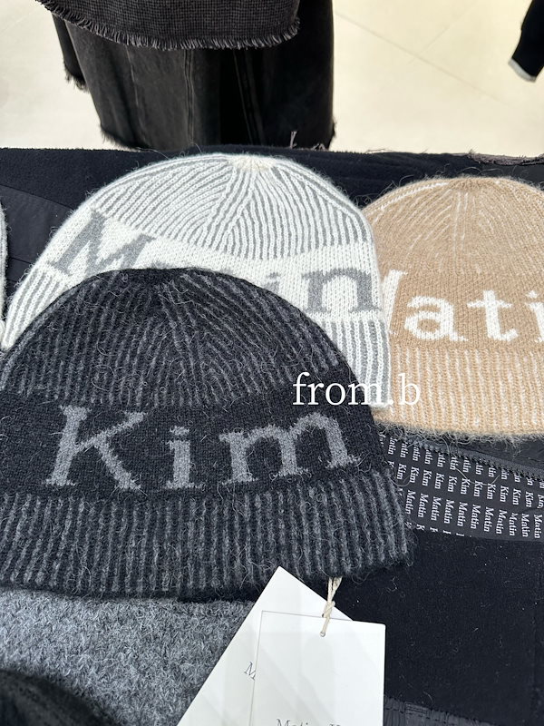 【超激得在庫】Matin Kim ストライプツートンビーニー　新作　韓国　黒　ブラック 帽子