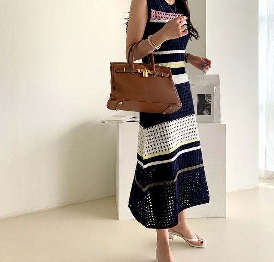 ノースリーブニットワンピース トップス カジュアル ブラック 黒 ホワイト 白 カーキ ミドル丈 袖なし ノースリーブ ラウンドネック スリム 細身 タイト 透かし編み 大人女子 大人 上品 ノースリーブニットワンピース トップス カジュアル ブラック 黒 ホワイト 白 カーキ ミドル丈 袖なし ノースリーブ ラウンドネック スリム 細身 タイト 透かし編み 大人女子 大人 上品