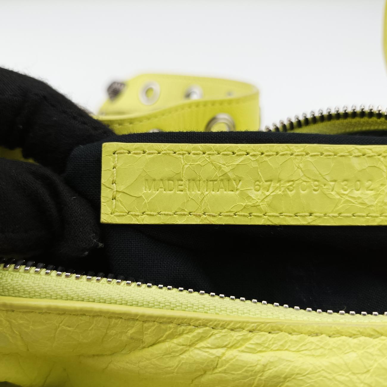 ルカゴールイエローラムスキン671309.7302.P.002123中古 ルカゴールイエローラムスキン671309.7302.P.002123中古