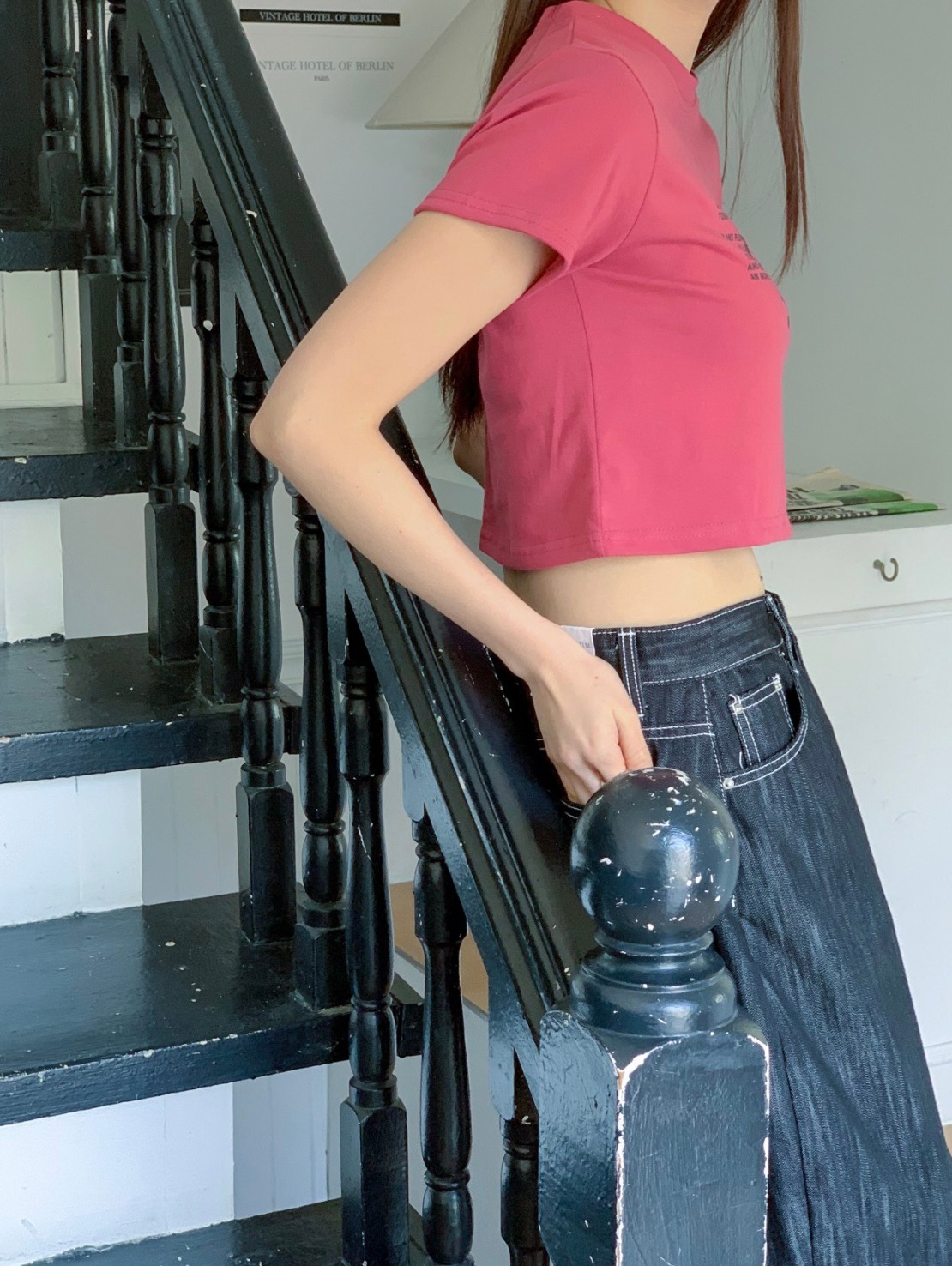 落書きフラワークロップドTシャツ/韓国Tシャツ/韓国デザイン/個性Tシャツ/手書きデザイン/フラワーTシャツ/クロップド丈