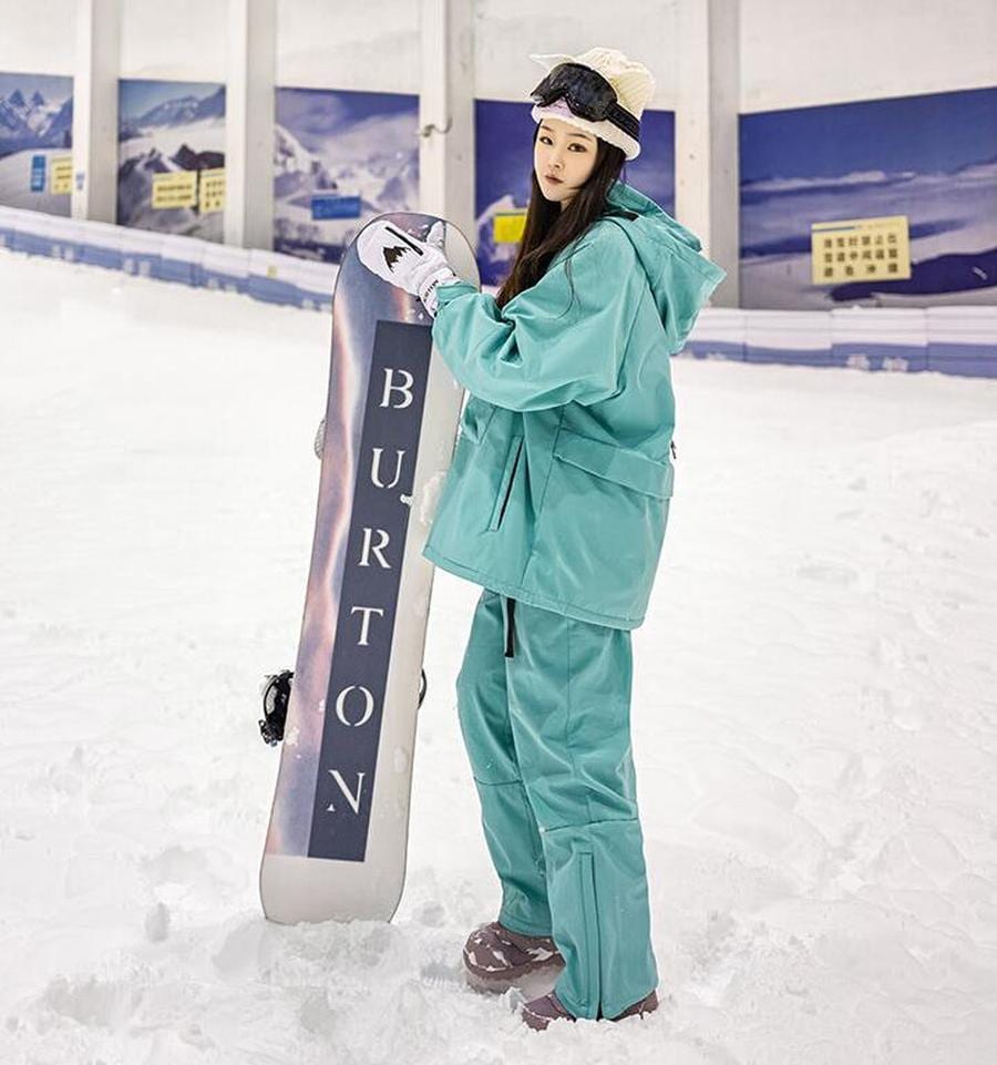 【急速出荷!】24 スノーボードウェア スノボウェア 上下セット 全色男女兼用 帽子眼鏡手袋 スキーウェア レディース スノボウェア ジャケット パンツ 上下セットスノーウェア スキー 撥水 ペアルッ 【急速出荷!】24 スノーボードウェア スノボウェア 上下セット 全色男女兼用 帽子眼鏡手袋 スキーウェア レディース スノボウェア ジャケット パンツ 上下セットスノーウェア スキー 撥水 ペアルッ