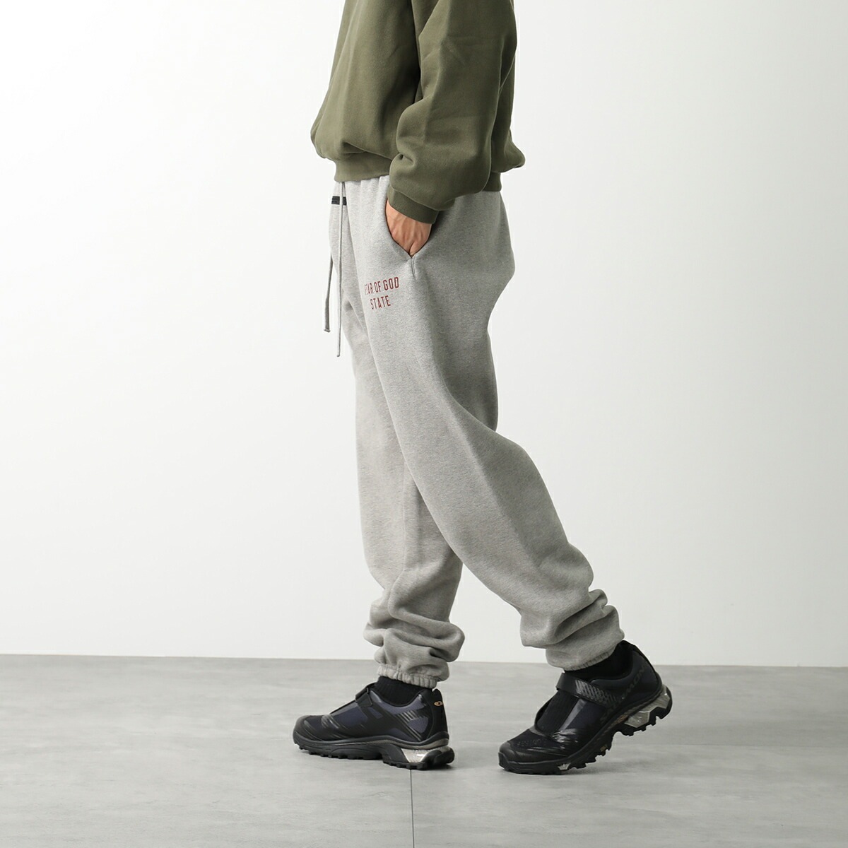 FEAR OF GOD ESSENTIALS フィアオブゴッドエッセンシャルズ スウェットパンツ 130BT2420 メンズ フリース 裏起毛 ロゴ カラー3色 FEAR OF GOD ESSENTIALS フィアオブゴッドエッセンシャルズ スウェットパンツ 130BT2420 メンズ フリース 裏起毛 ロゴ カラー3色