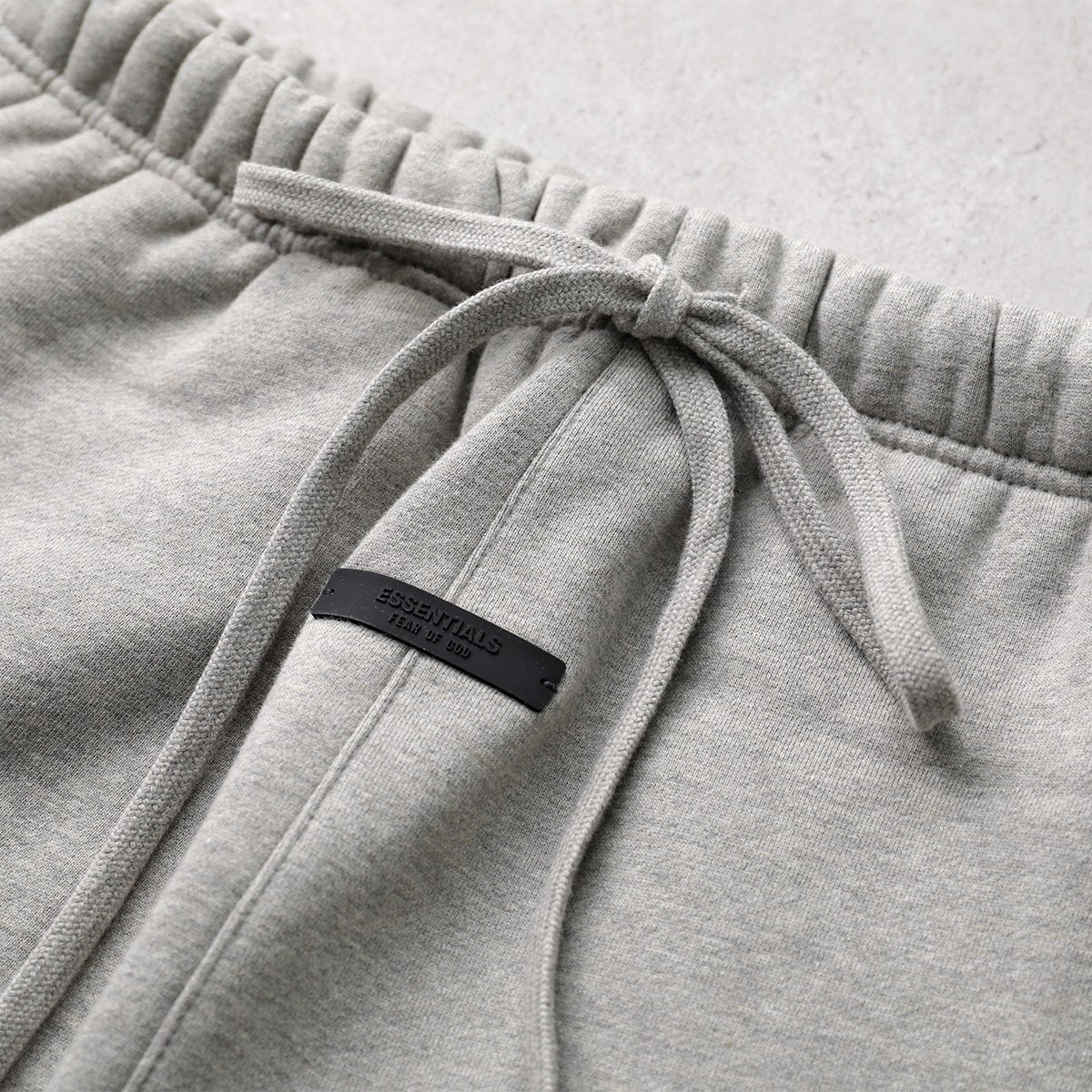 FEAR OF GOD ESSENTIALS フィアオブゴッドエッセンシャルズ スウェットパンツ 130BT2420 メンズ フリース 裏起毛 ロゴ カラー3色 FEAR OF GOD ESSENTIALS フィアオブゴッドエッセンシャルズ スウェットパンツ 130BT2420 メンズ フリース 裏起毛 ロゴ カラー3色