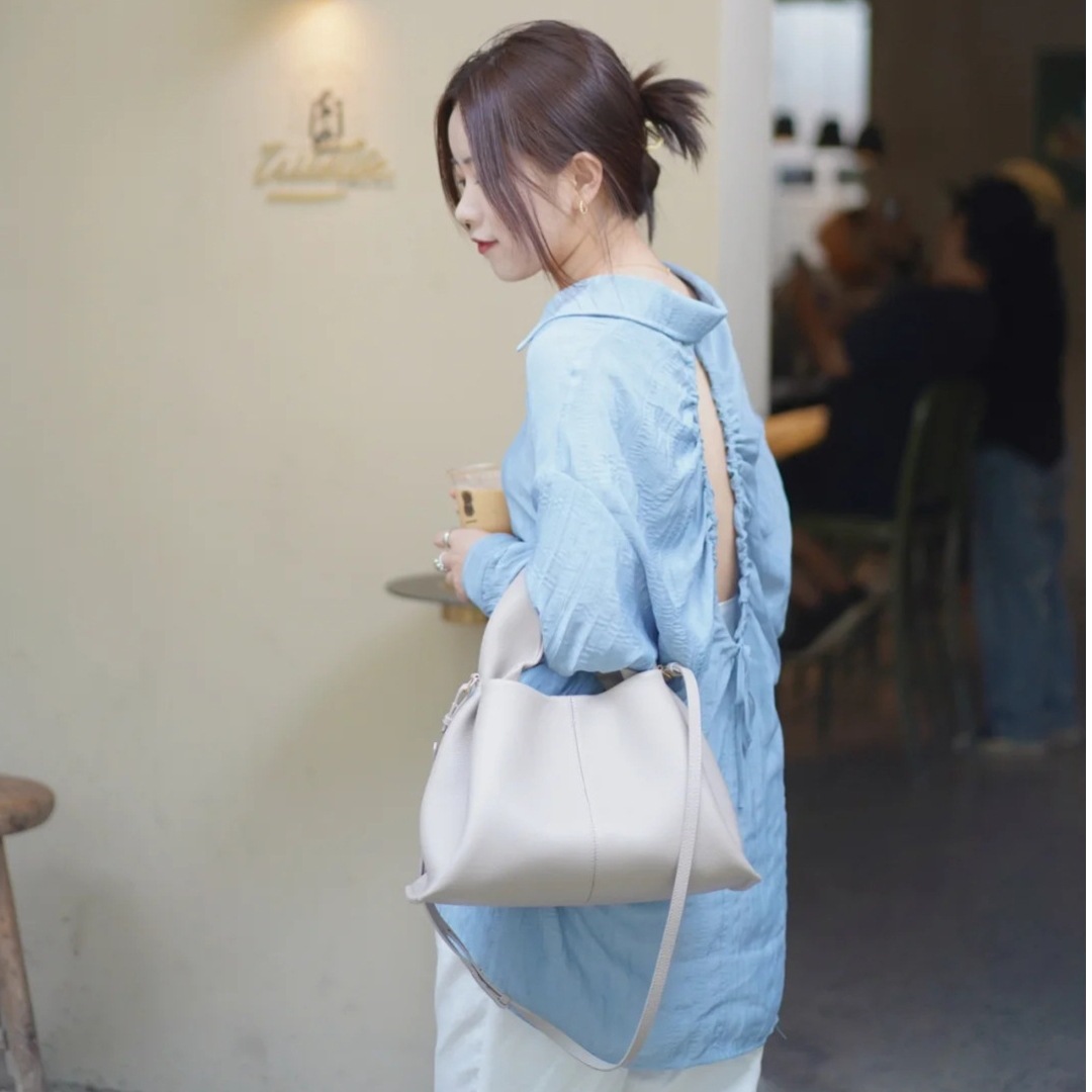 福袋無料!本革 ホーボーバッグ トートバックショルダーバッグ ミニバッグ 柔らかい革 新作 気質 バックパック高級感 質感 気質 OL通勤 福袋無料!本革 ホーボーバッグ トートバックショルダーバッグ ミニバッグ 柔らかい革 新作 気質 バックパック高級感 質感 気質 OL通勤