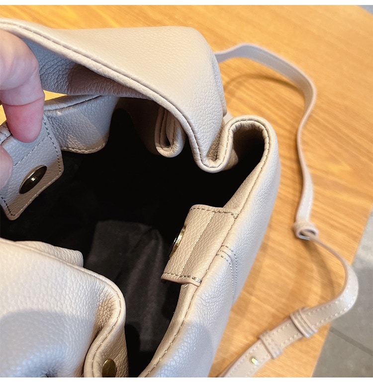 福袋無料!本革 ホーボーバッグ トートバックショルダーバッグ ミニバッグ 柔らかい革 新作 気質 バックパック高級感 質感 気質 OL通勤 福袋無料!本革 ホーボーバッグ トートバックショルダーバッグ ミニバッグ 柔らかい革 新作 気質 バックパック高級感 質感 気質 OL通勤