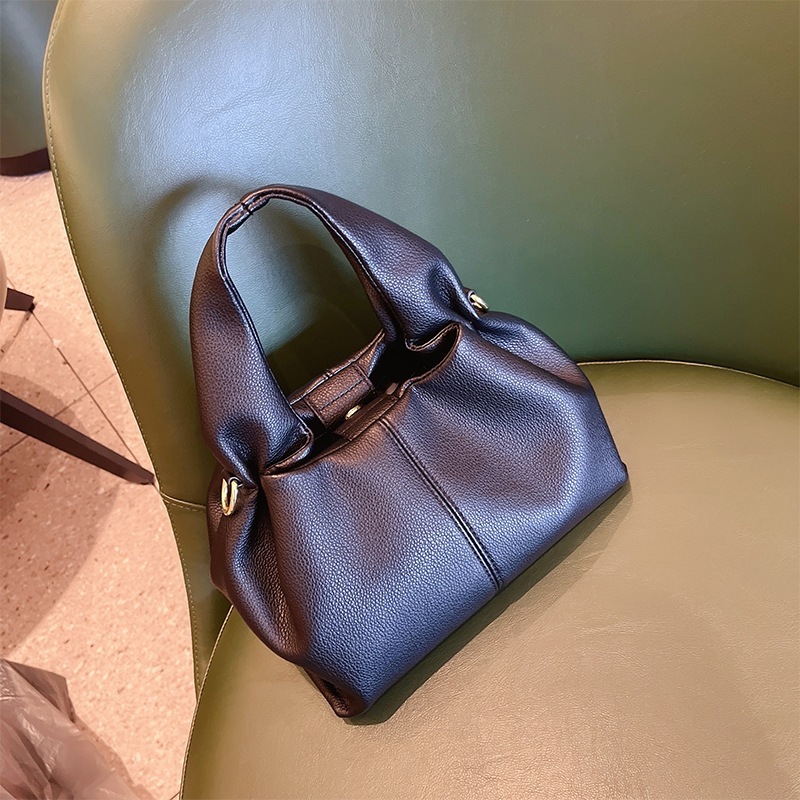 福袋無料!本革 ホーボーバッグ トートバックショルダーバッグ ミニバッグ 柔らかい革 新作 気質 バックパック高級感 質感 気質 OL通勤 福袋無料!本革 ホーボーバッグ トートバックショルダーバッグ ミニバッグ 柔らかい革 新作 気質 バックパック高級感 質感 気質 OL通勤