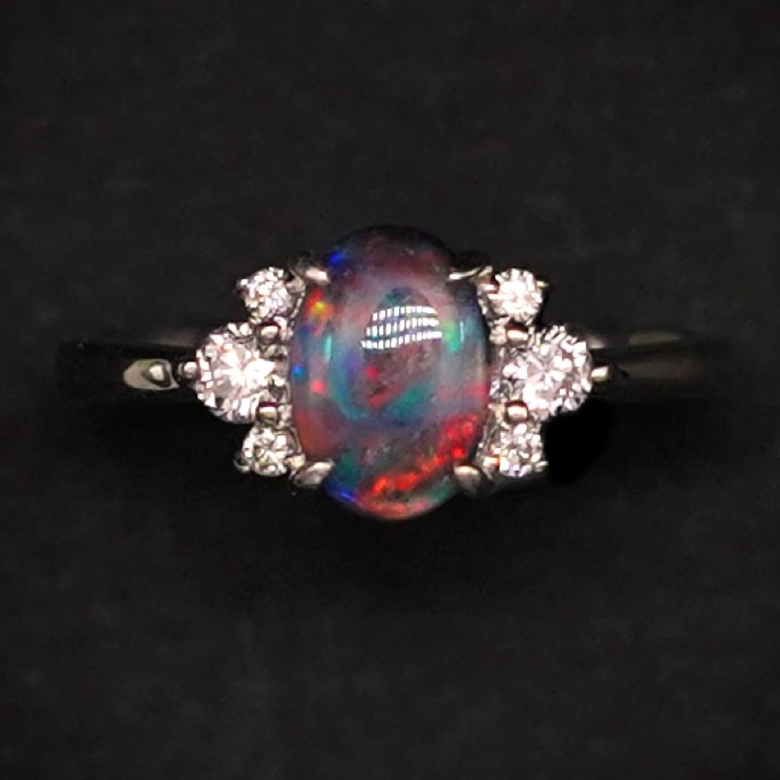 ゴルド　リング　ブラックオパール約0.71ct　Pt900　D0.05ct
