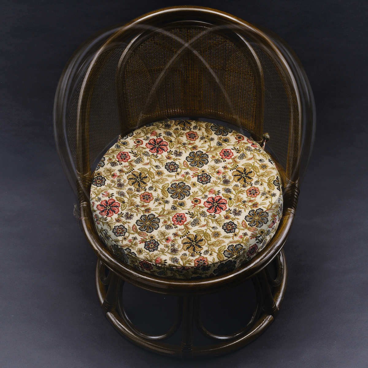 籐 回転座椅子 ミドルタイプ ラタンチェア 座面高23cm 回転式 背もたれ付き 肘付き 肘掛 イス 座いす アジアン 籐家具 花柄 和モダン ラタン リラックスチェア パーソナルチェア 籐回転椅子 籐 回転座椅子 ミドルタイプ ラタンチェア 座面高23cm 回転式 背もたれ付き 肘付き 肘掛 イス 座いす アジアン 籐家具 花柄 和モダン ラタン リラックスチェア パーソナルチェア 籐回転椅子