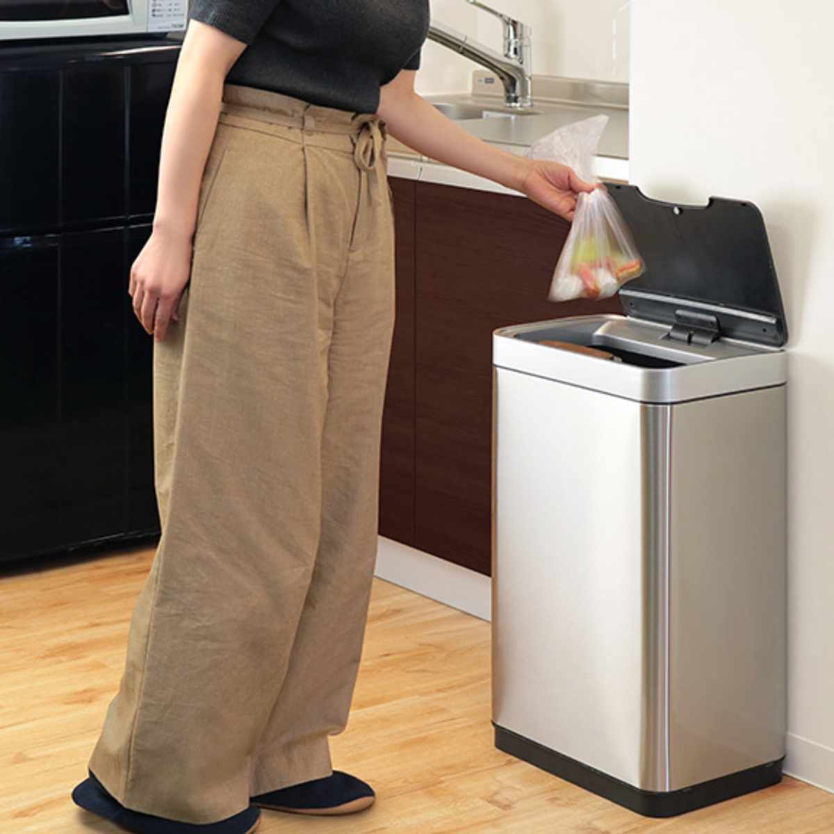 ゴミ箱 20L JAVA Vegas センサー 電池式 ごみ箱 20リットル ジャバ ベガス 奥行25.6 スリム ふた付き 自動開閉 自動 角型 袋 見えない 静音 ゆっくり閉まる フタ付き ゴミ箱 20L JAVA Vegas センサー 電池式 ごみ箱 20リットル ジャバ ベガス 奥行25.6 スリム ふた付き 自動開閉 自動 角型 袋 見えない 静音 ゆっくり閉まる フタ付き