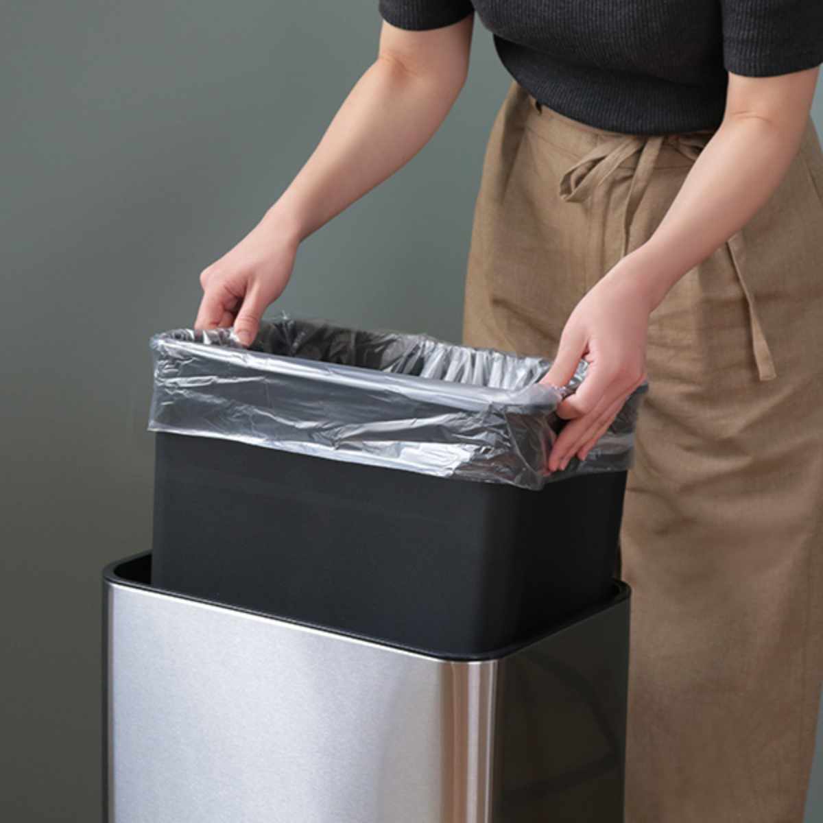 ゴミ箱 20L JAVA Vegas センサー 電池式 ごみ箱 20リットル ジャバ ベガス 奥行25.6 スリム ふた付き 自動開閉 自動 角型 袋 見えない 静音 ゆっくり閉まる フタ付き ゴミ箱 20L JAVA Vegas センサー 電池式 ごみ箱 20リットル ジャバ ベガス 奥行25.6 スリム ふた付き 自動開閉 自動 角型 袋 見えない 静音 ゆっくり閉まる フタ付き