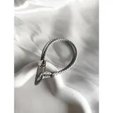 見事なカスタムメイドの中空 MB ブレスレット仕立てられた長さ: カップルの愛情を表現するのに最適 見事なカスタムメイドの中空 MB ブレスレット仕立てられた長さ: カップルの愛情を表現するのに最適