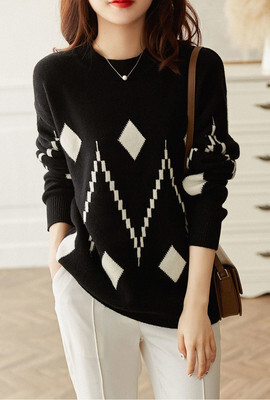 トップス カットソー ニットソー セーター 袖あり 長袖 ゆる ホワイト レッド ブラック かわいい 大人可愛い きれいめ 上品 レトロ 主役級 存在感 春 秋 冬 10代 20代 30代 個性的