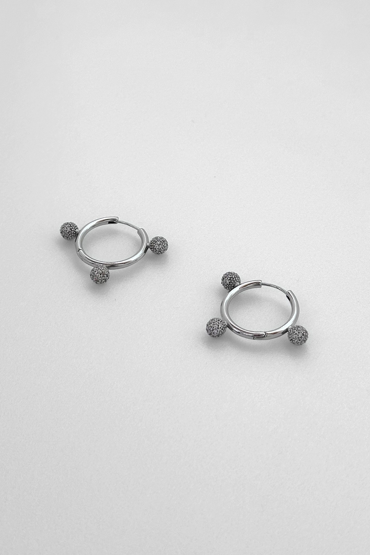 韓国発【MONDAY EDITION】Shiny Ring Earrings / ピアス Monday Edition(マンデイエディション) ピアス(レディース