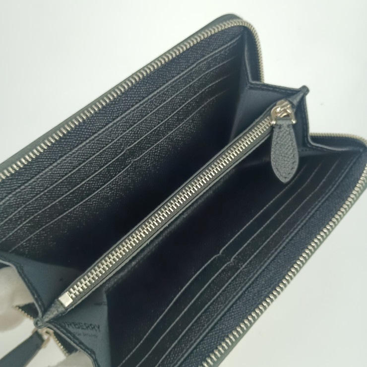 新古未使用展示品 BURBERRY バーバリー 長財布 TB ラウンドジップ