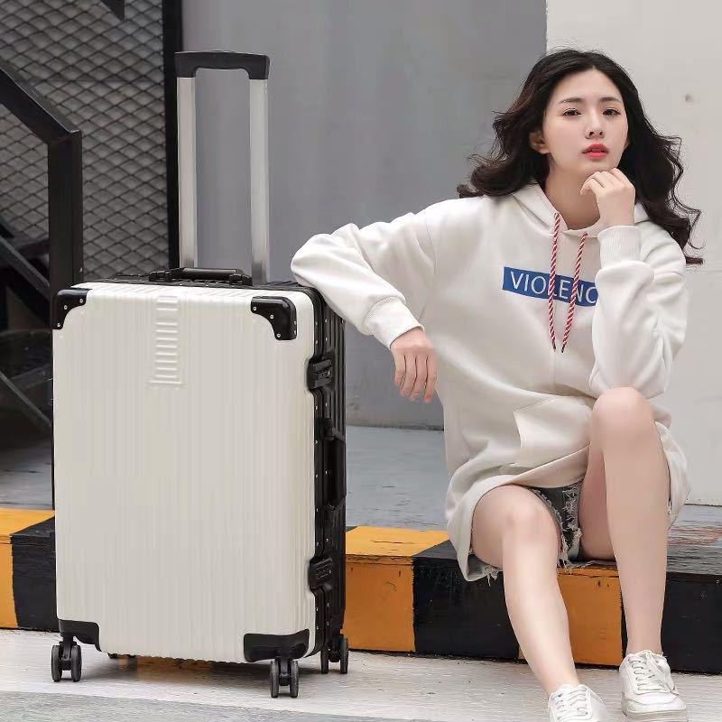 スーツケース キャリーケース キャリーバッグ 人気 超軽量 大型 静音 耐衝撃最強 修学旅行 海外旅行 出張