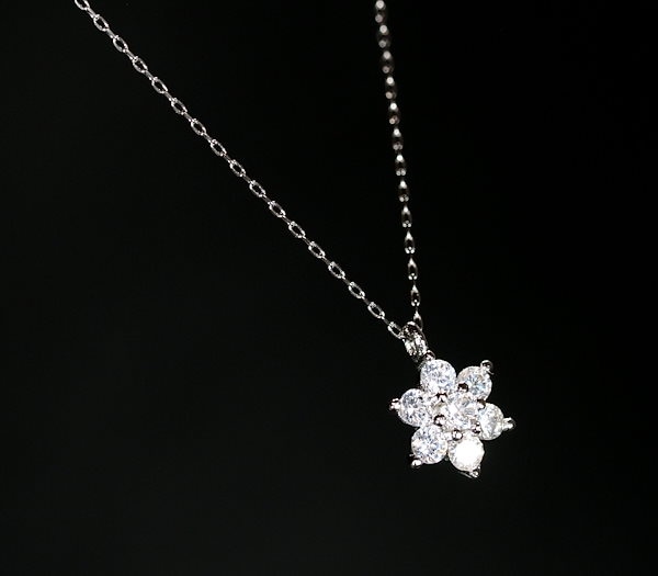Qoo10] バレル プラチナ製 ダイヤモンド ネックレス 国