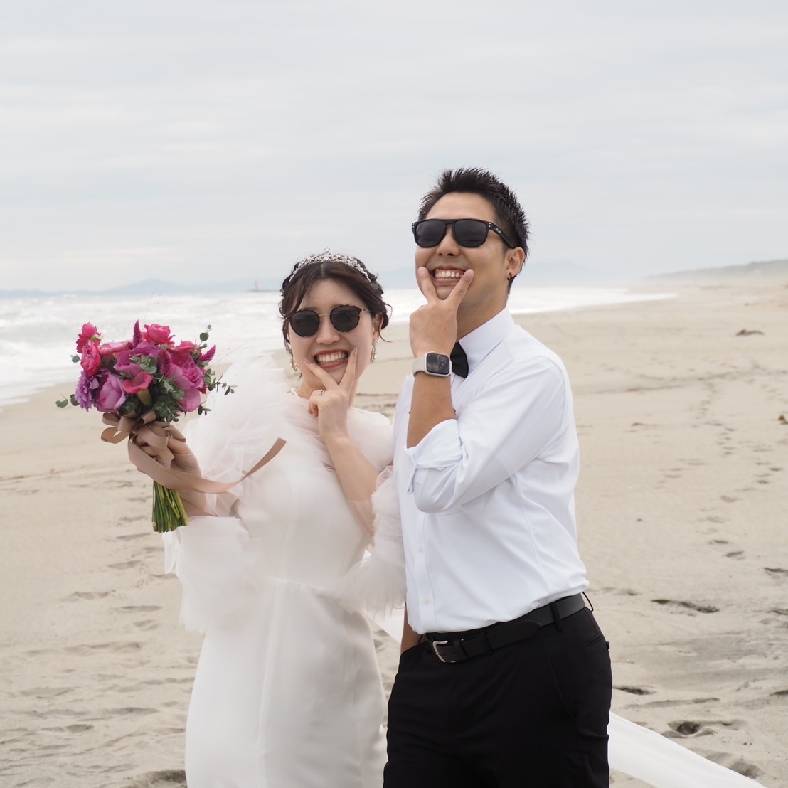 実例写真!人気上昇!ウェディングドレス ツーピース ビーズ クレープ生地 ブライダル トップス 前撮り 実例写真!人気上昇!ウェディングドレス ツーピース ビーズ クレープ生地 ブライダル トップス 前撮り