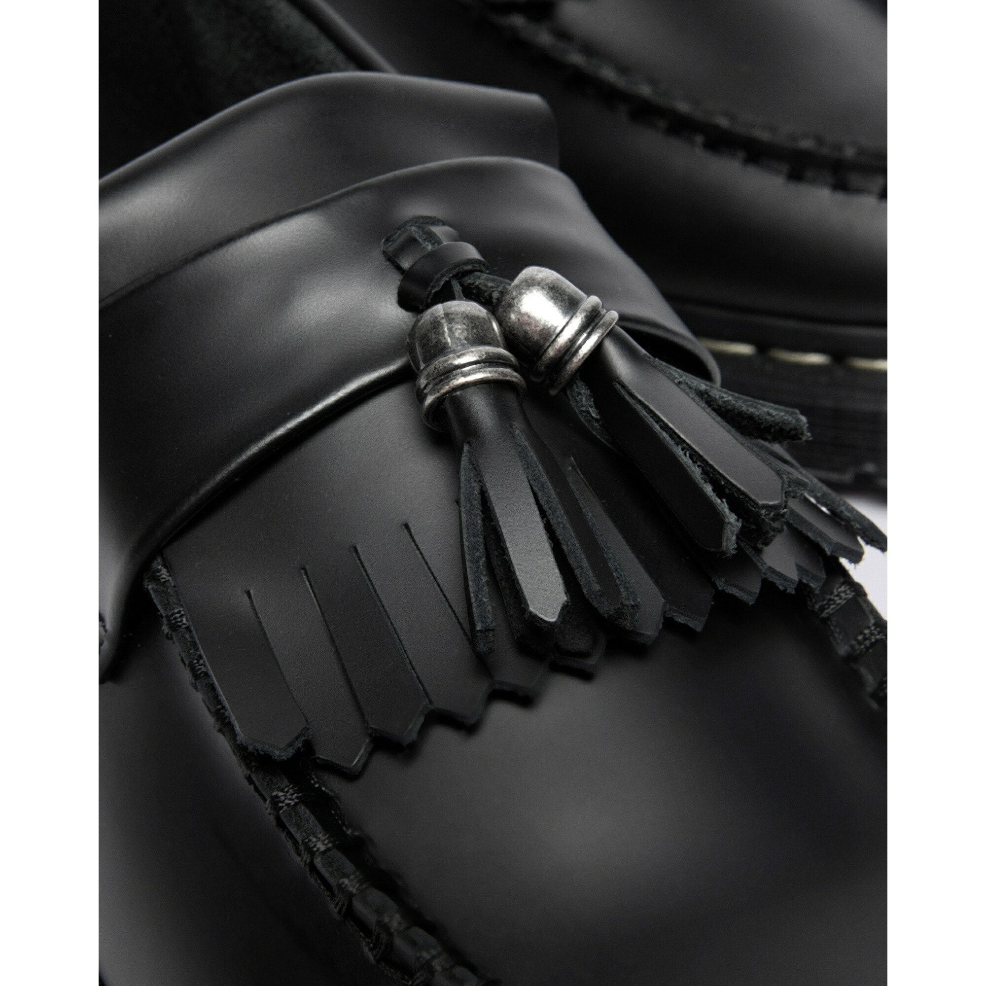 Qoo10] Dr.Martens 【公式】ADRIAN グレーステッチ ハ