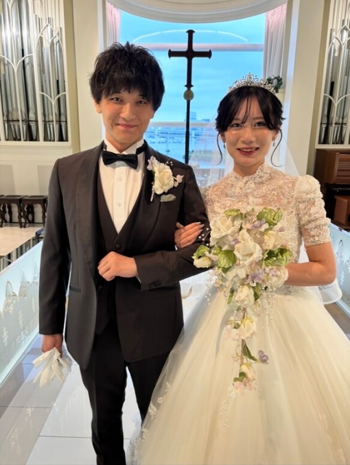 実例写真!ボレロのみ 半袖 ハイネック キラキラ光る刺繍 韓国風ドレス 華やか 結婚式 素敵な 実例写真!ボレロのみ 半袖 ハイネック キラキラ光る刺繍 韓国風ドレス 華やか 結婚式 素敵な