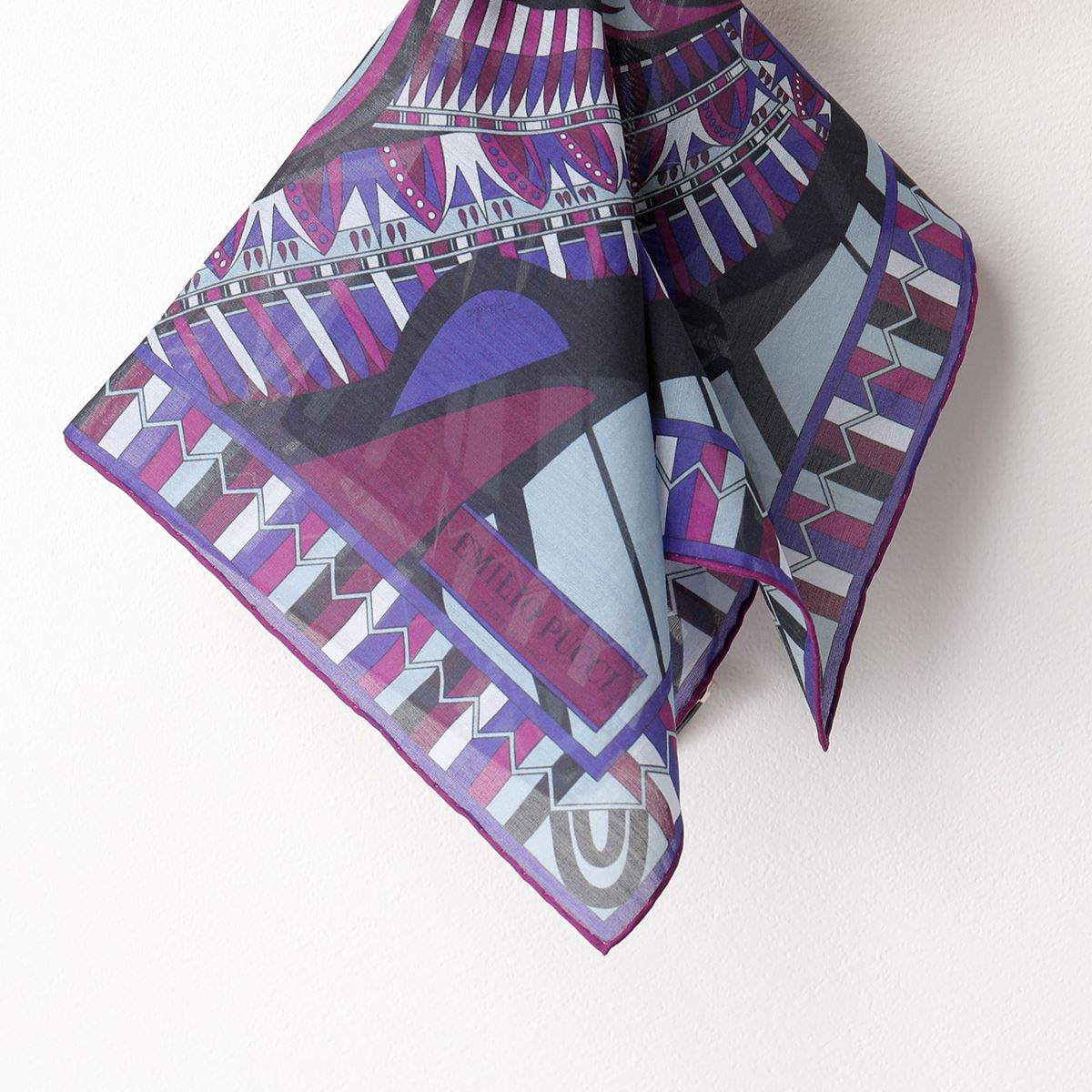 EMILIO PUCCI エミリオプッチ JL045 カラー2色 シルク混コットン スカーフ ポケットチーフ イタリア製 ハンカチ 45×45 メンズ 【mega】 EMILIO PUCCI エミリオプッチ JL045 カラー2色 シルク混コットン スカーフ ポケットチーフ イタリア製 ハンカチ 45×45 メンズ 【mega】