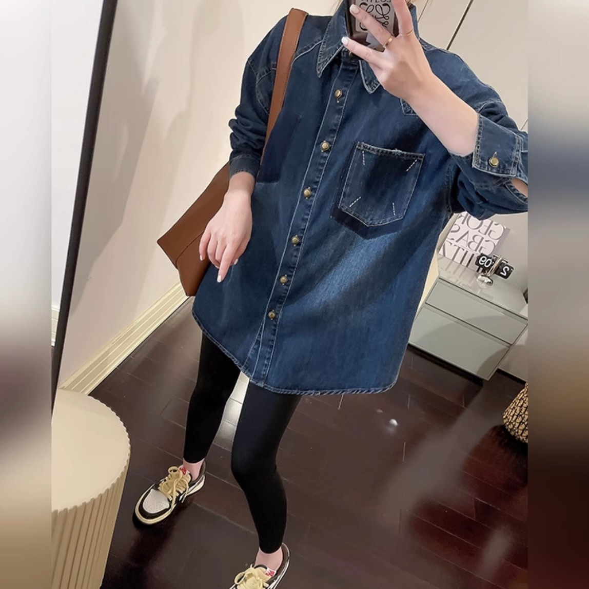 トップス シャツ 袖あり 長袖 萌袖 襟付き 前開き デニム ブルーデニム かわいい 大人可愛い きれいめ シンプル カジュアル 大人 上品 おしゃれ レトロ 大人女子 トップス シャツ 袖あり 長袖 萌袖 襟付き 前開き デニム ブルー