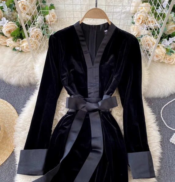 レディース ワンピース ロング マキシ 長袖 Vネック 切り替え ベルト ウエストマーク ウエストリボン スリット バックスリット ベロア かわいい きれいめ 上品 おしゃれ レトロ エスニック レディース ワンピース ロング マキシ 長袖 Vネック 切り替え ベルト ウエストマーク ウエストリボン スリット バックスリット ベロア かわいい きれいめ 上品 おしゃれ レトロ エスニック