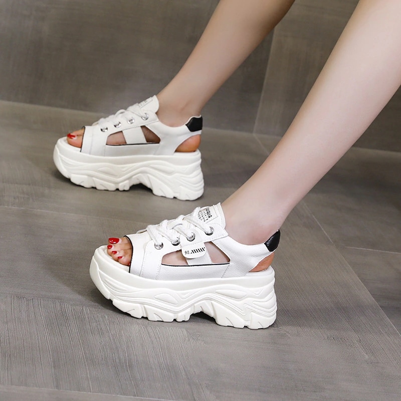 母の日【レトロ】ピープトゥサンダル レディース 8cm厚底 メッシュ 紐結び 2025夏 脚長見え 柔らか トレンド 母の日【レトロ】ピープトゥサンダル レディース 8cm厚底 メッシュ 紐結び 2025夏 脚長見え 柔らか トレンド