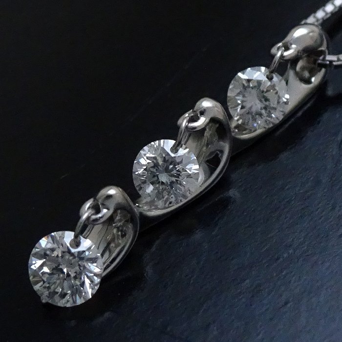 ダイヤモンド ネックレス ダイヤモンド0.52ct スリーポイント K18WG ホワイトゴールド/75028【中古】