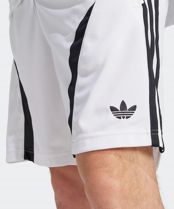 [ADIDAS] ショートパンツ TEAMGEIST ホワイト Qoo10 adidas TEAMGEIST ショート丈 ハーフパ