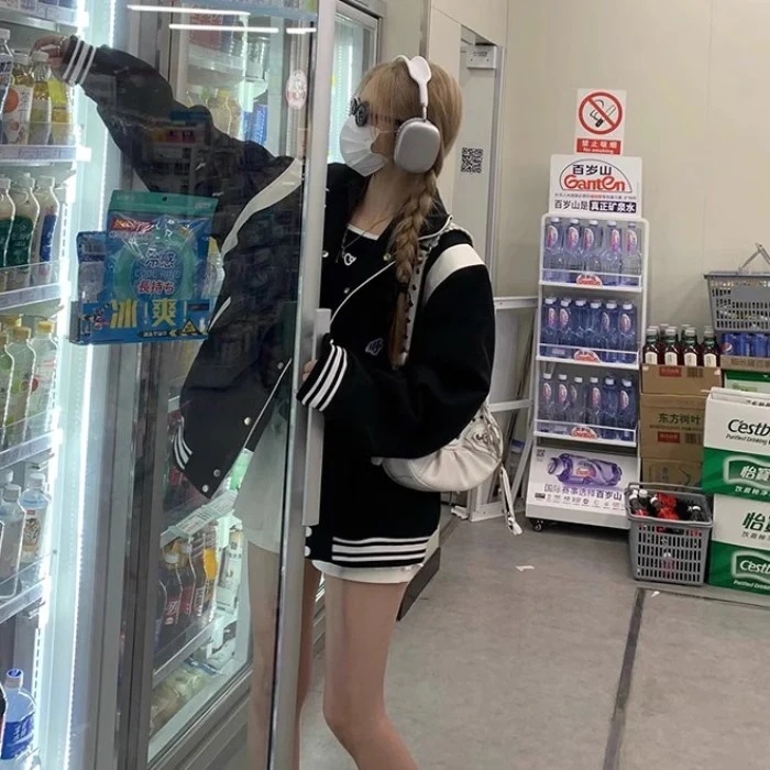 スタジャン レディース 韓国 ファッション モノトーン アメカジ 男女兼用 バックロゴ バイカラー バックシャン おしゃれ オーバーサイズ スタジャン レディース 韓国 ファッション モノトーン アメカジ 男女兼用 バックロゴ バイカラー バックシャン おしゃれ オーバーサイズ