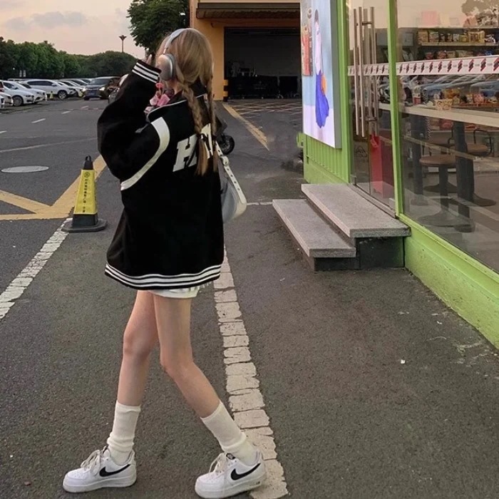 スタジャン レディース 韓国 ファッション モノトーン アメカジ 男女兼用 バックロゴ バイカラー バックシャン おしゃれ オーバーサイズ スタジャン レディース 韓国 ファッション モノトーン アメカジ 男女兼用 バックロゴ バイカラー バックシャン おしゃれ オーバーサイズ